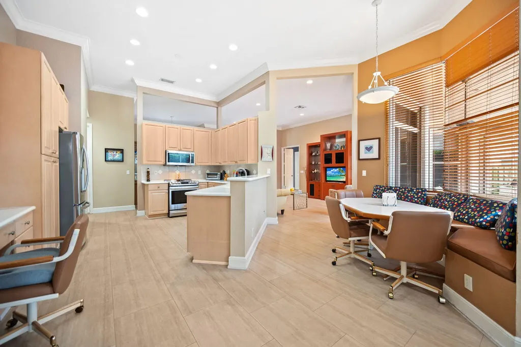 77 NW 108th Way Plantation FL 33324