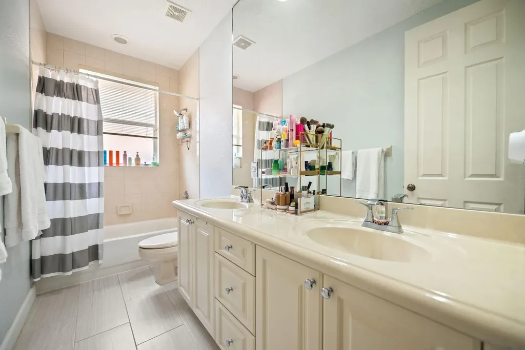 77 NW 108th Way Plantation FL 33324