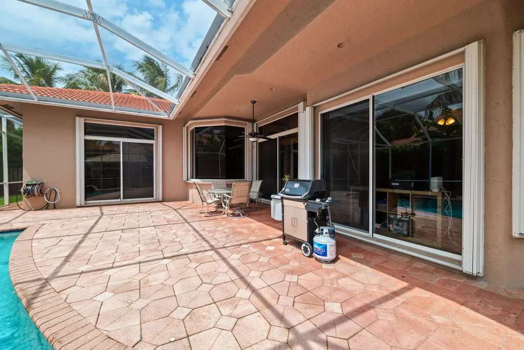 77 NW 108th Way Plantation FL 33324