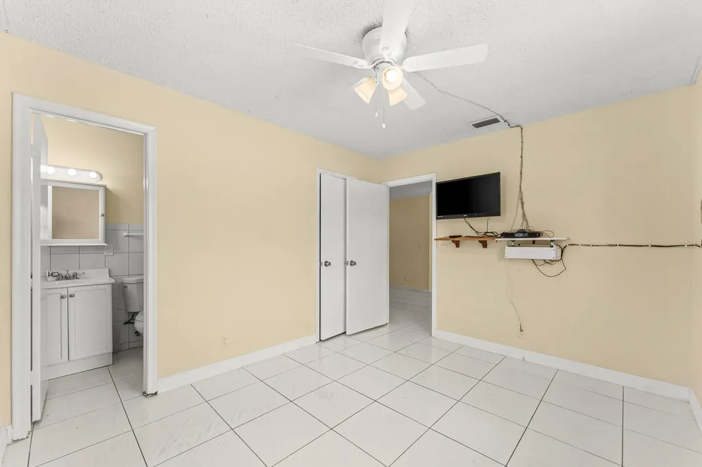 610 SW 10th Court Deerfield Beach FL 33441