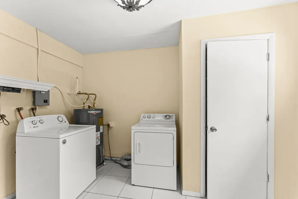 610 SW 10th Court Deerfield Beach FL 33441