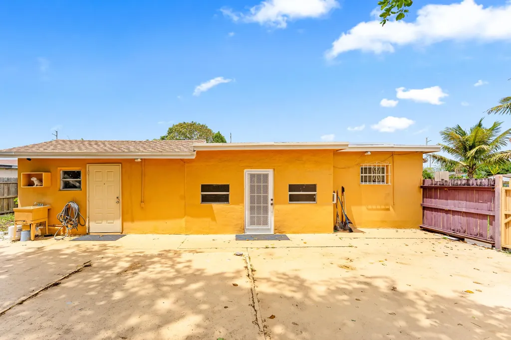610 SW 10th Court Deerfield Beach FL 33441