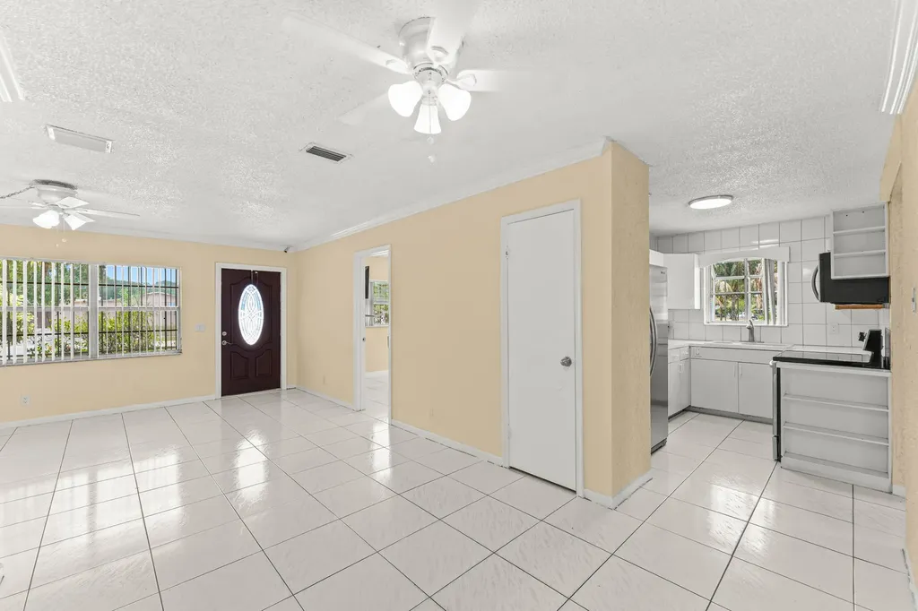 610 SW 10th Court Deerfield Beach FL 33441