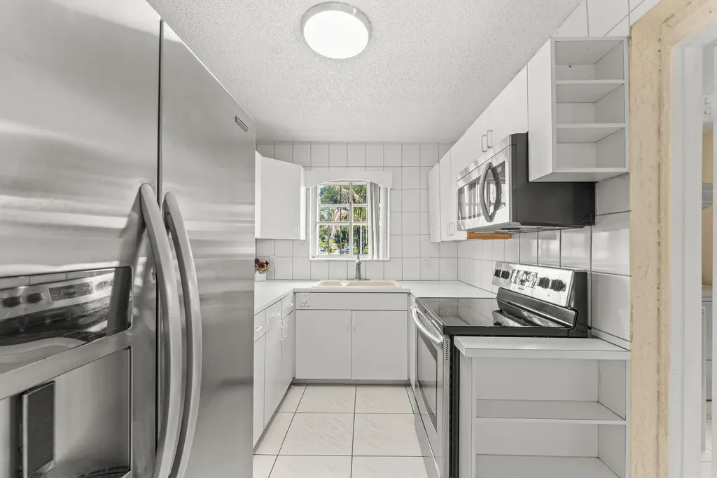 610 SW 10th Court Deerfield Beach FL 33441