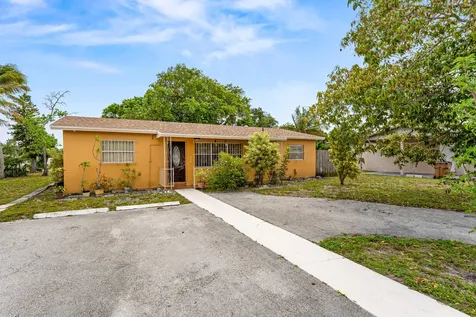 610 SW 10th Court Deerfield Beach FL 33441