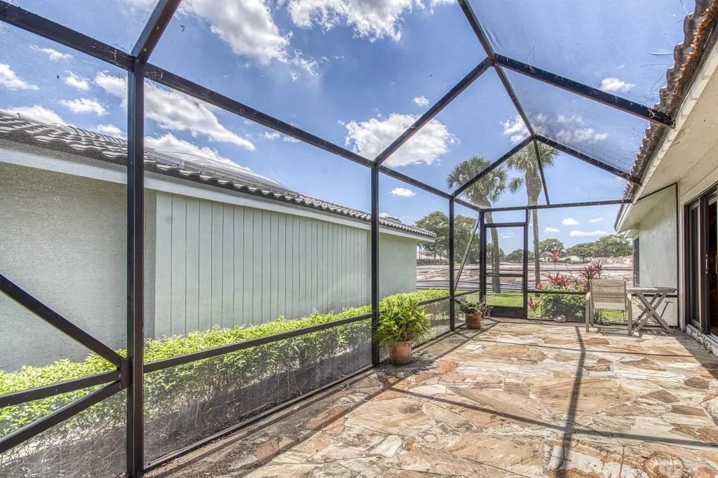 32 Glens Drive E Boynton Beach FL 33436