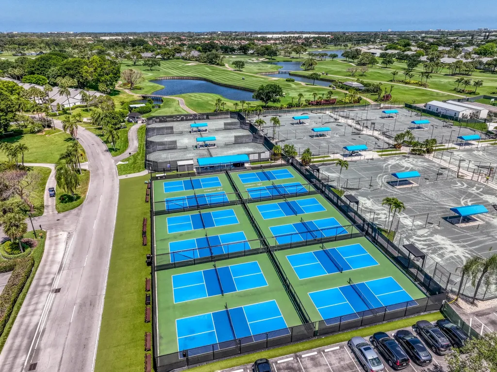 32 Glens Drive E Boynton Beach FL 33436