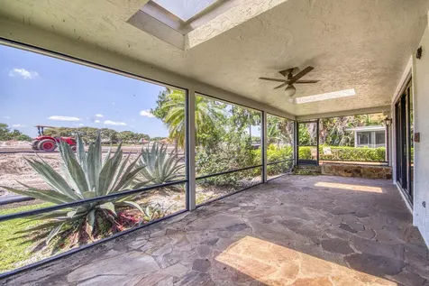 32 Glens Drive E Boynton Beach FL 33436