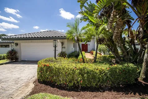 32 Glens Drive E Boynton Beach FL 33436