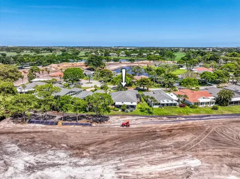 32 Glens Drive E Boynton Beach FL 33436