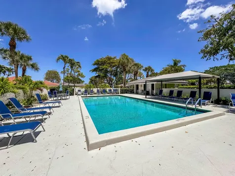32 Glens Drive E Boynton Beach FL 33436