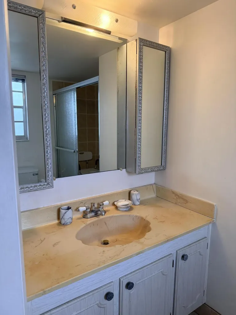 3836 Via Poinciana Lake Worth FL 33467