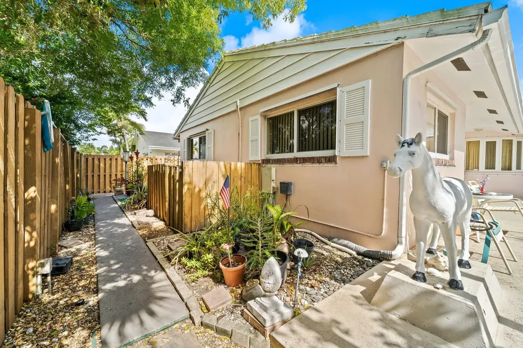 1681 NE 56th Street Fort Lauderdale FL 33334