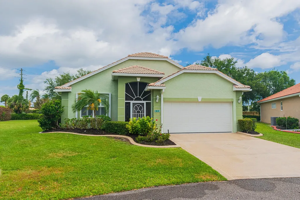 880 NW Sarria Court Port St Lucie FL 34986