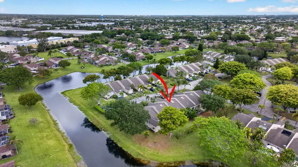 5028 NW 11th Way Deerfield Beach FL 33064