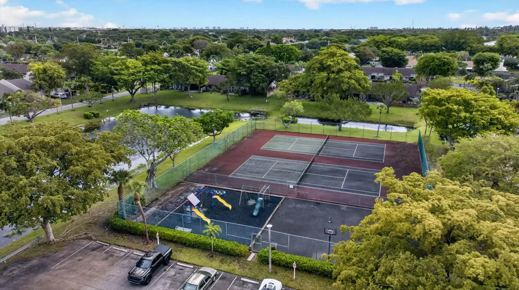 5028 NW 11th Way Deerfield Beach FL 33064