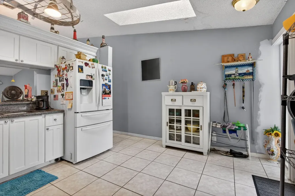 5028 NW 11th Way Deerfield Beach FL 33064