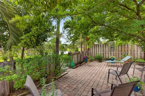 5028 NW 11th Way Deerfield Beach FL 33064
