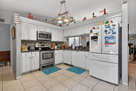 5028 NW 11th Way Deerfield Beach FL 33064