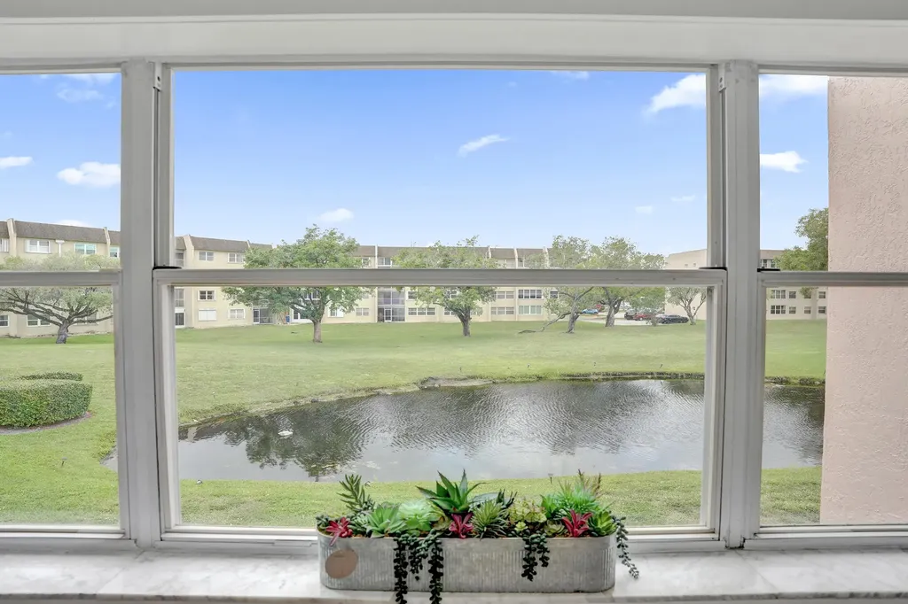 2551 NW 103rd Avenue Sunrise FL 33322