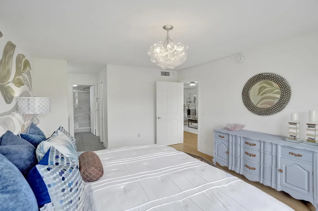 2551 NW 103rd Avenue Sunrise FL 33322
