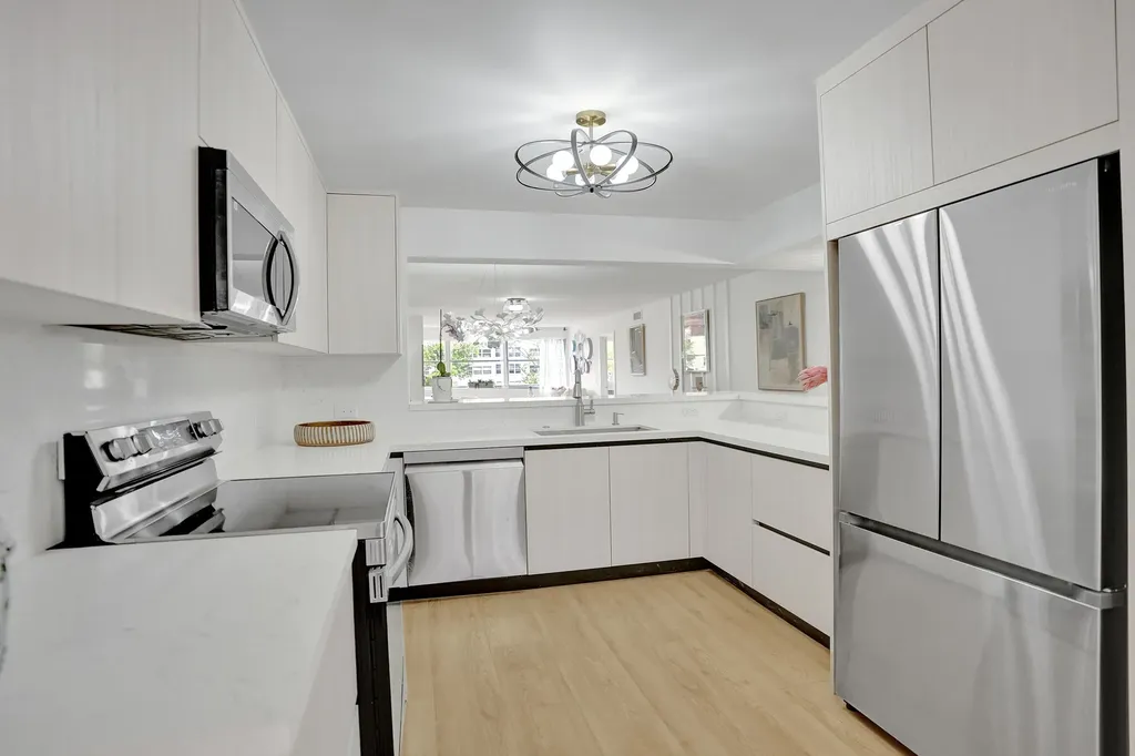 2551 NW 103rd Avenue Sunrise FL 33322
