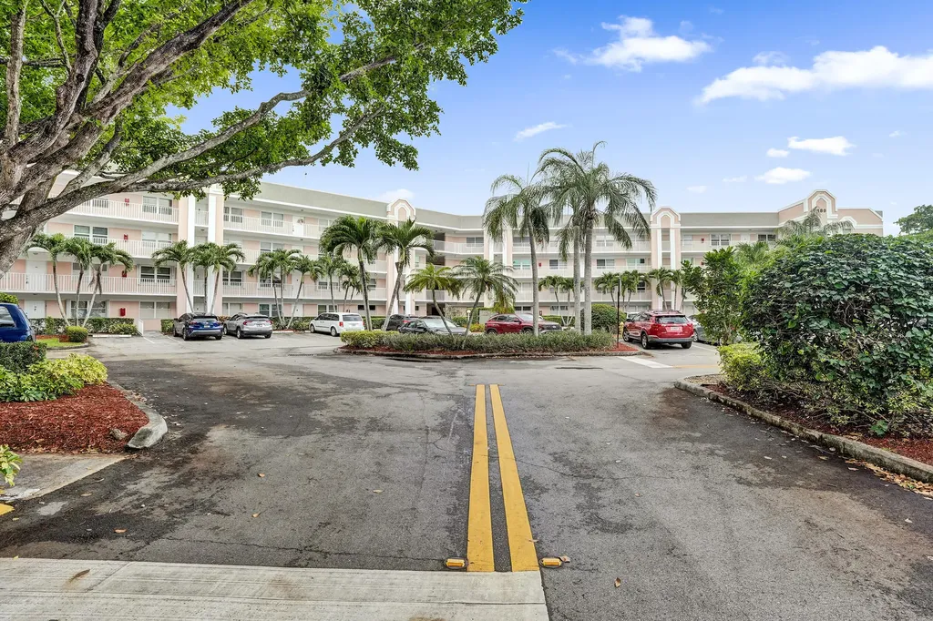 2551 NW 103rd Avenue Sunrise FL 33322