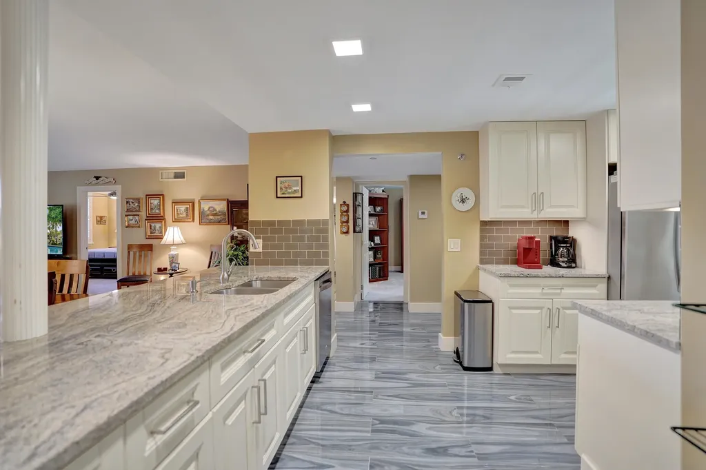 3499 Oaks Way Pompano Beach FL 33069