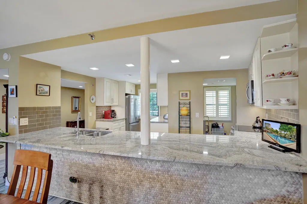3499 Oaks Way Pompano Beach FL 33069