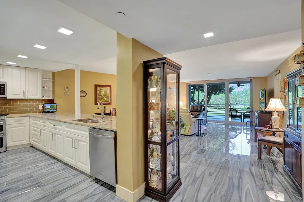3499 Oaks Way Pompano Beach FL 33069