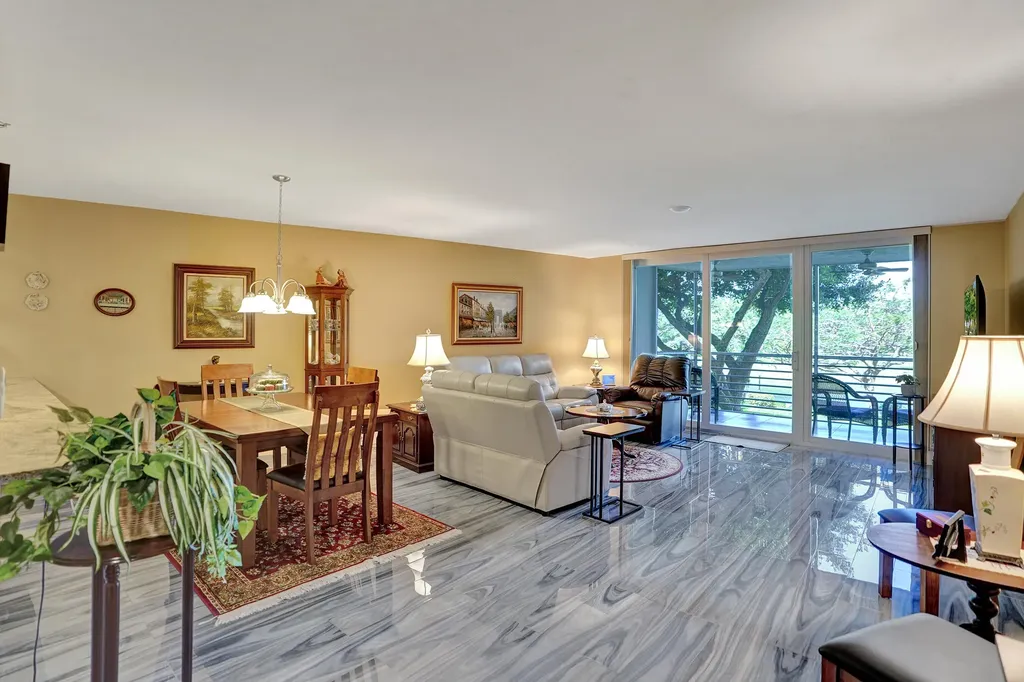 3499 Oaks Way Pompano Beach FL 33069