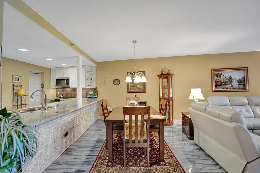 3499 Oaks Way Pompano Beach FL 33069