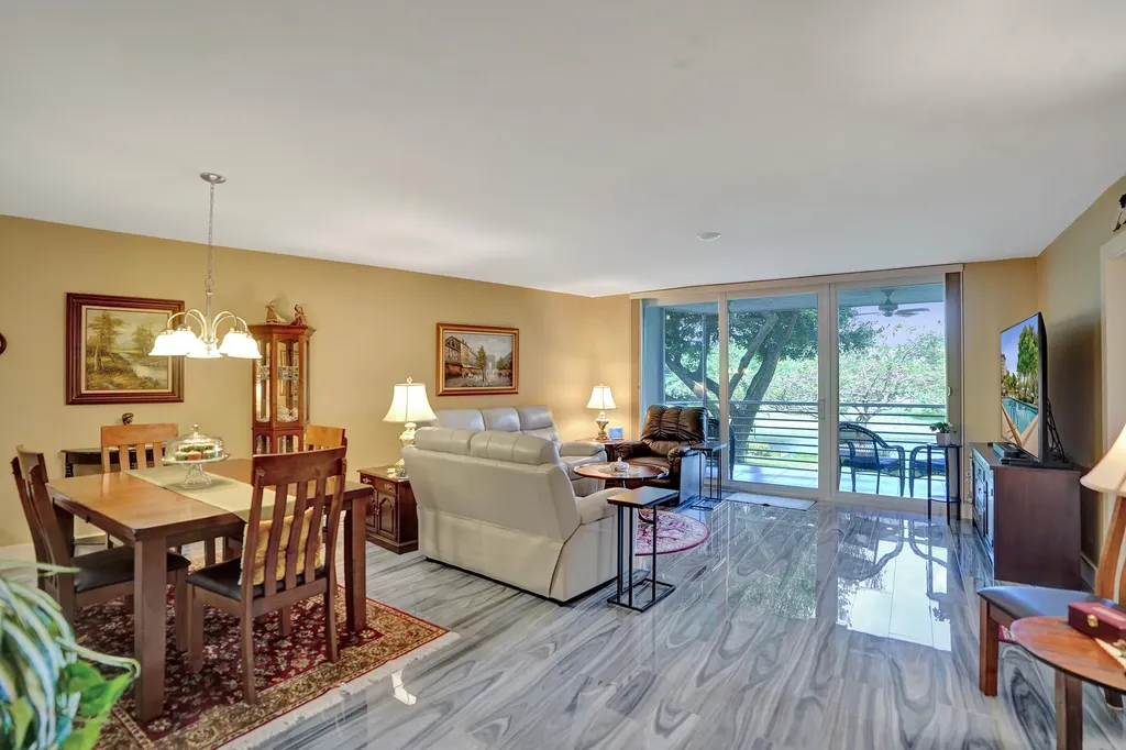 3499 Oaks Way Pompano Beach FL 33069