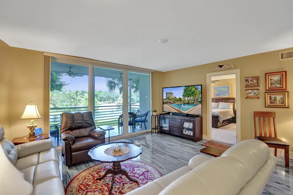 3499 Oaks Way Pompano Beach FL 33069