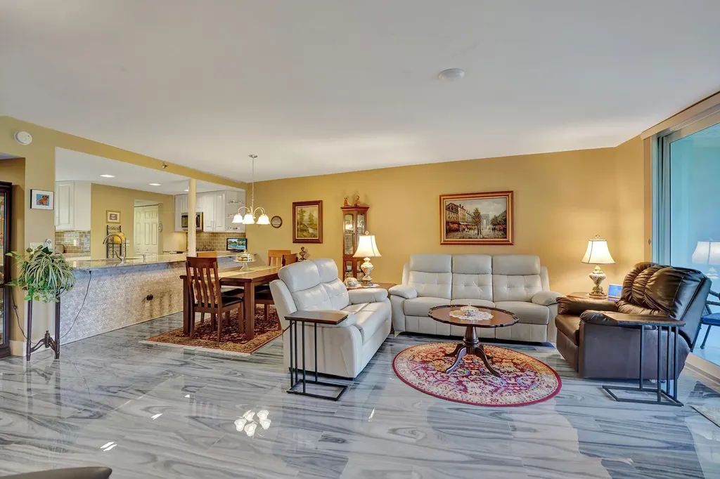 3499 Oaks Way Pompano Beach FL 33069