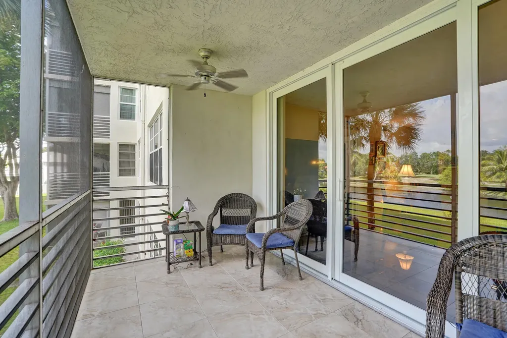 3499 Oaks Way Pompano Beach FL 33069