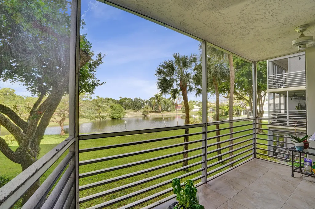 3499 Oaks Way Pompano Beach FL 33069