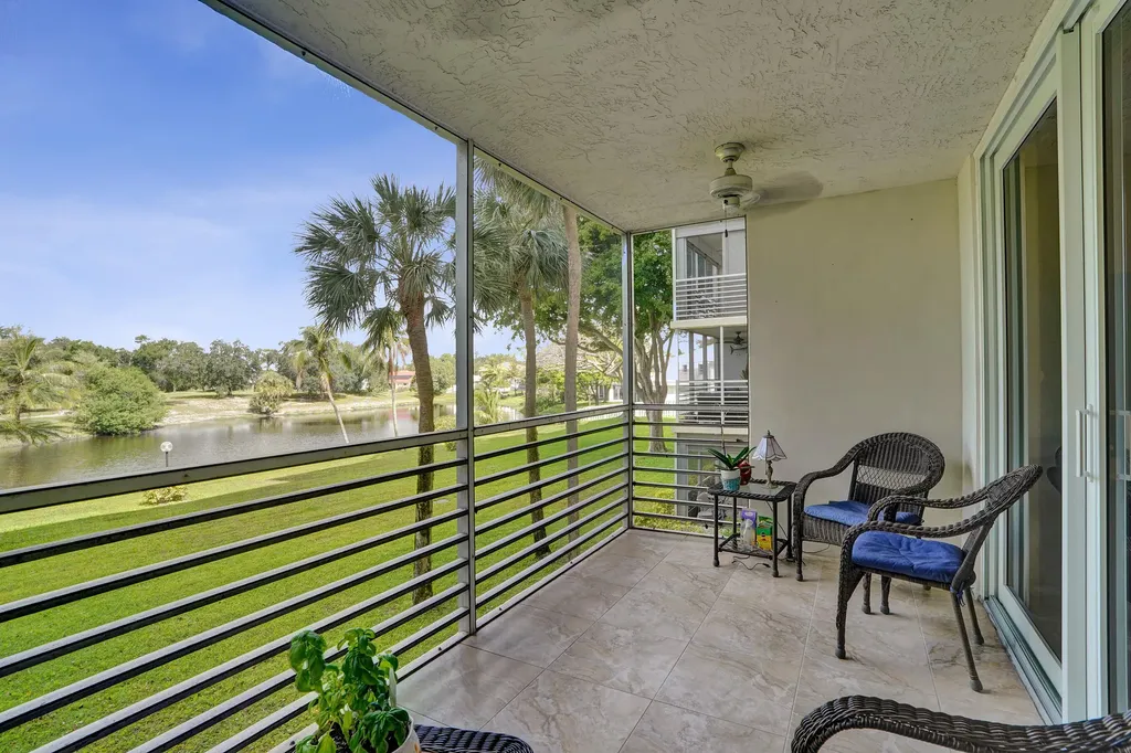 3499 Oaks Way Pompano Beach FL 33069
