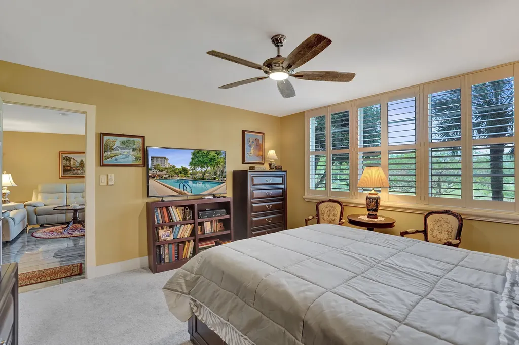 3499 Oaks Way Pompano Beach FL 33069