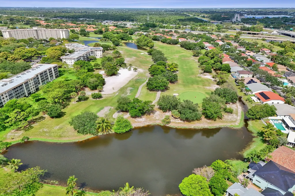 3499 Oaks Way Pompano Beach FL 33069