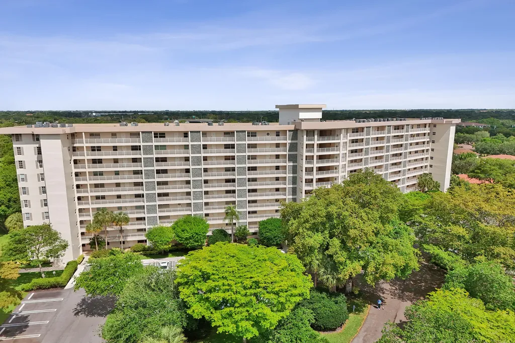 3499 Oaks Way Pompano Beach FL 33069