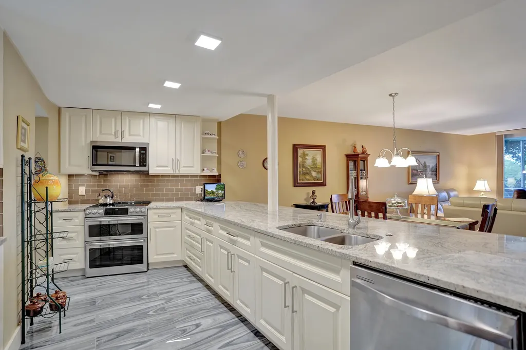 3499 Oaks Way Pompano Beach FL 33069
