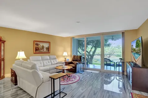 3499 Oaks Way Pompano Beach FL 33069