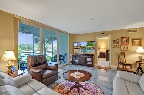 3499 Oaks Way Pompano Beach FL 33069