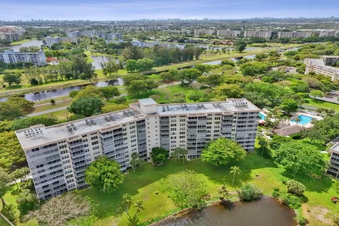 3499 Oaks Way Pompano Beach FL 33069