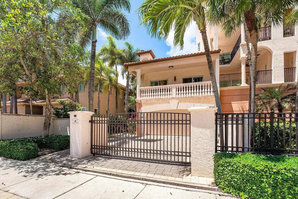19 Hendricks Isle Fort Lauderdale FL 33301