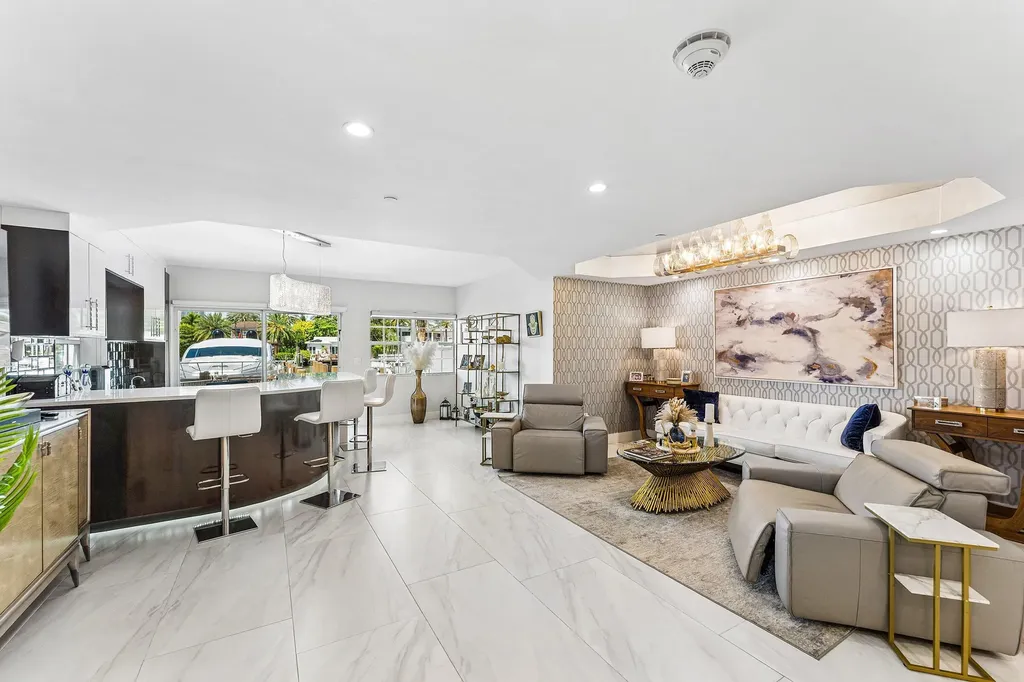 19 Hendricks Isle Fort Lauderdale FL 33301