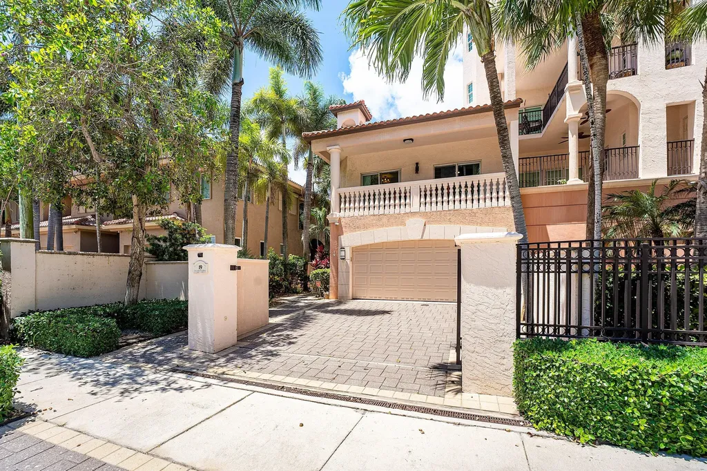 19 Hendricks Isle Fort Lauderdale FL 33301