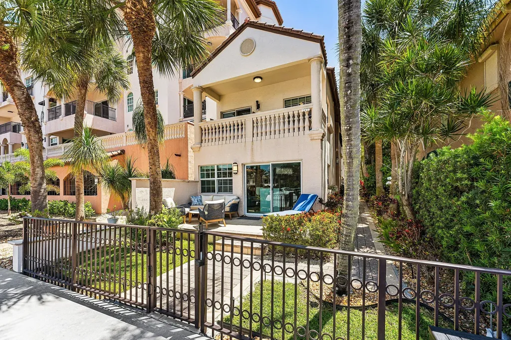 19 Hendricks Isle Fort Lauderdale FL 33301