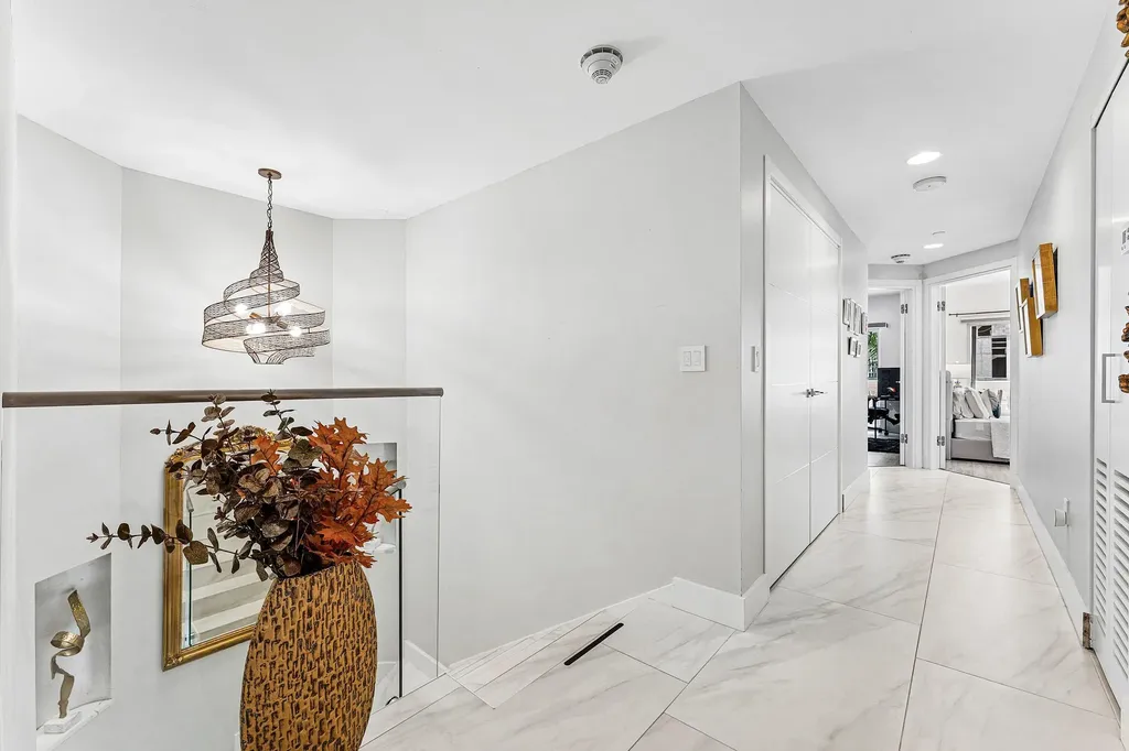 19 Hendricks Isle Fort Lauderdale FL 33301